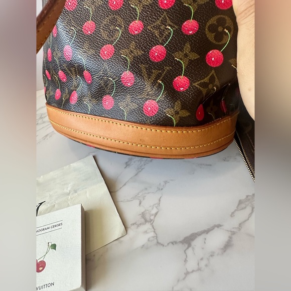 Vintage Louis Vuitton Limited Edition Cerises Bucket Bag with mini pouch - Picture 13 of 16